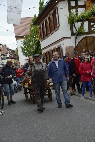 Kleine Sellemols Parade 16.05.2015 "Alles was älder is wie fuffzich Johr, uhne Modor, awer uff Räder, un die Leid in alde Kläder"